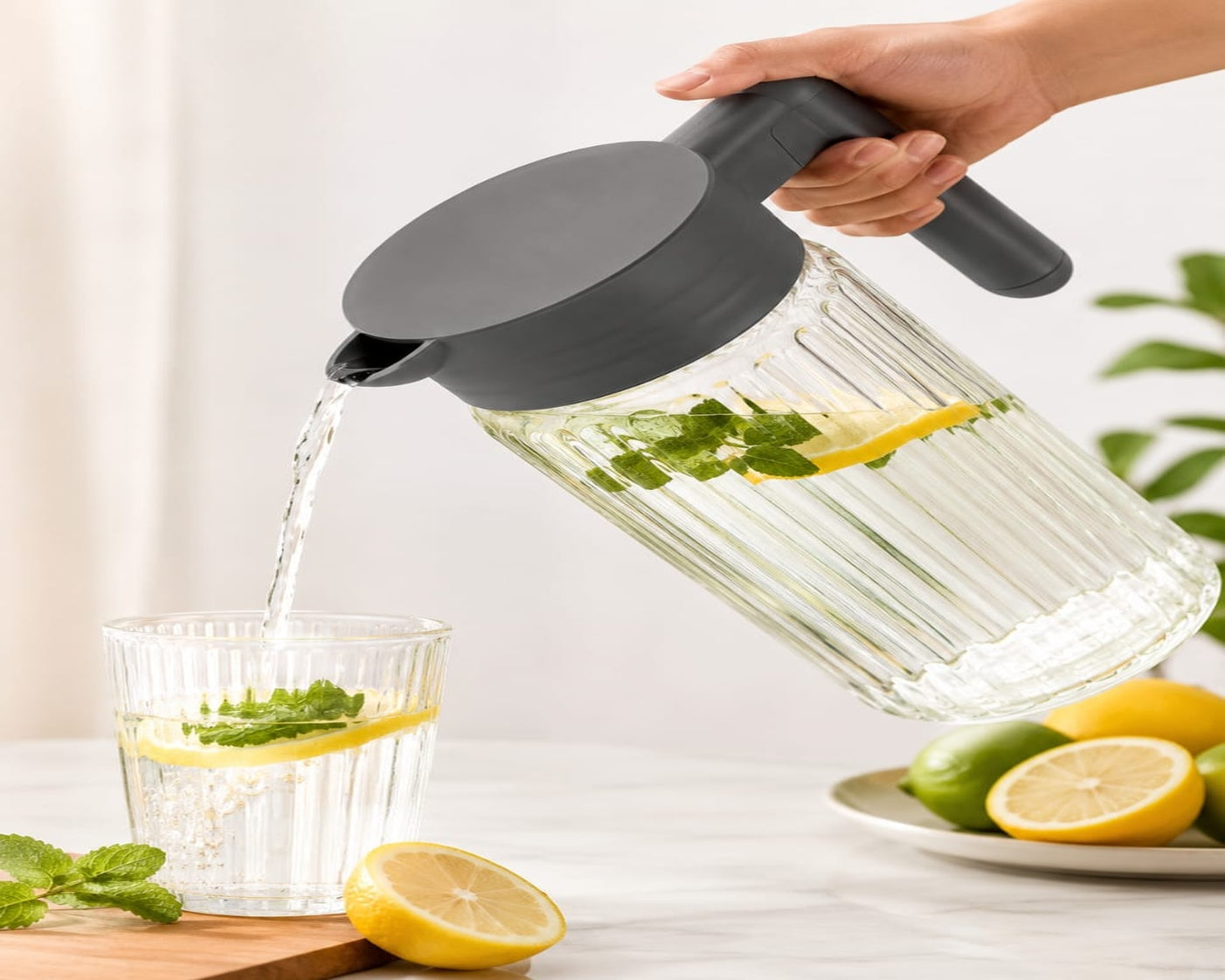 1.5L Glass Beverage Pitcher with Lid for Juice